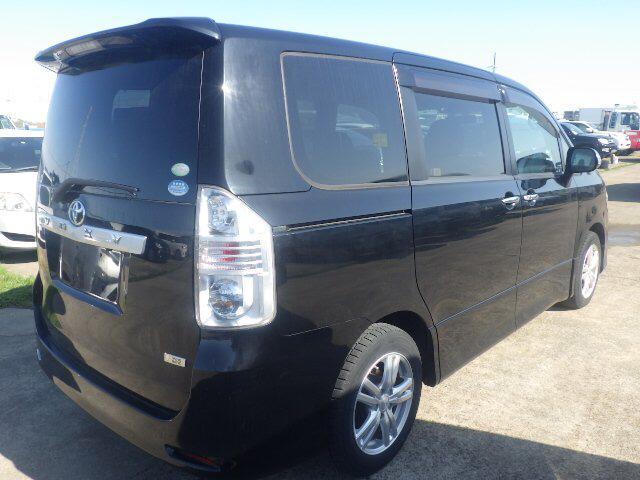 2010 Toyota Voxy